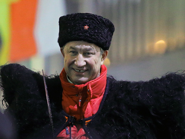Валерий Рашкин добавил, что за "подарком" президенту США придется приехать самому. "Это аллегория самая настоящая. Но чтобы все знали, что Россия сильна"